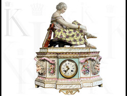 Antik kézzel festett Meisseni jelzésű porcelán asztali óra