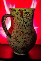 Alap /fehér/ mázas cserép kancsó, spriccelt mintával /kézi festés/.  21/15 cm,  1 kg