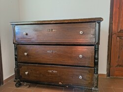 Biedermeier stílusú három fiókos komód