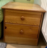 Éjjeliszekrény + 2 db fali polc .