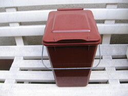 Kliko barna, komposzt hulladék gyűjtő szemetes vödör, kuka