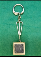 Budapesti aranyozott emlék kulcstartó ,domborműves berakásokkal 1980