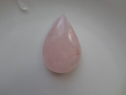 Rózsakvarc ásvány kaboson 28 x 41 mm x 11mm ékszerkészítéshez