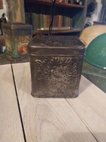 Fém teás doboz, régi dombornyomott díszítésű kisméretű doboz 20.sz eleje