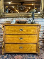 Felújított fenyő komód