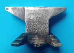 Kovács üllő , kovácsoltvas dísztárgy emléktárgy 1937