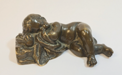 Bájos, alvó puttót mintázó antik bronz  szobor/kisplasztika