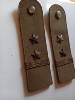KORAI KÁDÁR KORI TISZTHELYETTES RENDFOKOZATI JELZÉS,57M VÁLLAP. TÖRZSŐRMESTER. RITKÁBB!