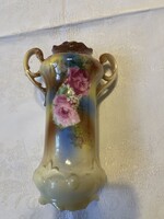 Régi szecessziós rózsás porcelán kétfüles váza.