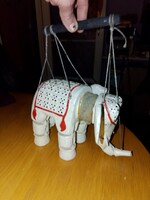 Kézzel faragott és festett marionett elefánt fából, India 1930 körüla