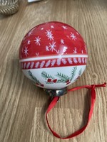 Gyönyörű porcelán piros fehér karácsonyfa dísz, gömb.