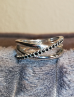 Fekete köves ezüst gyűrű (54)