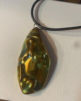 Zsolnay porcelán eozin medál láncon .