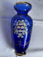 Bohémia plasztikus virágokkal díszített Czechoslovák nagy üveg váza.