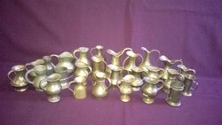 27 darabos pici réz kancsó , kiöntő gyűjtemény - Polcdísz csomag