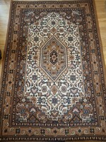 Kézzel csomózott szőnyeg