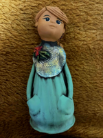 Békési Edina keramikus baba figurája