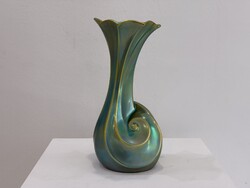 Zsolnay eozin csigaváza Ujj Zsuzsa terve modern retor mid century váza