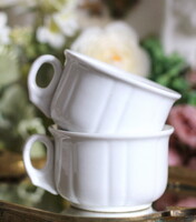 Zsolnay pajzs pecsétes komabögre, nosztalgia, kávé, tejeskávé, tea, tej, nagymama konyhája