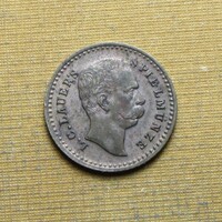 Bajszos férfi játékpénz