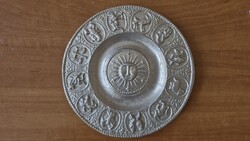 Kopcsányi-design Zodiákus falitányér – Egyedi kohászmunka (1980)
