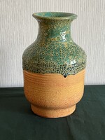 Retro jelzett narancssárga-zöld iparművész kerámia váza 21 cm (C0081)
