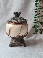 Vintage krémszínű díszes fedeles márvány hatású tároló édesség/bonbon/ékszer kehely replika