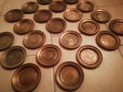 Kis méretű réz tálkák, pohár alátétek, 23db