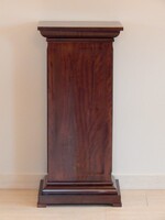 Plinth-based sculpture stand [ M - 09 ] Master craftsmanship in furniture!