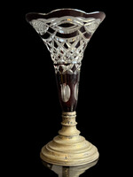 Ezüst talpas, bíbor kristály váza