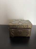 Ritka antik sárgaréz ékszertartó / kincsesláda – kézműves darab