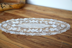 Antik álomszép vert csipke terítő asztalterítő asztalközép vitrin terítő virág minta 79 x 31