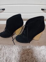 KG by Kurt Geiger fekete velúr bokacsizma