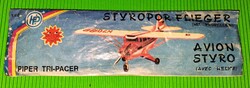 1980'S HP - Piper Tri-Pacer repülőgépmodell, - LÉGCSAVAROS habszivacsmodell bontatlan csomag