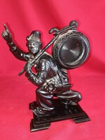 Öntöttvas óra tartó szobor !