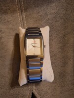 Mahindra márkájú acélszíjas karóra