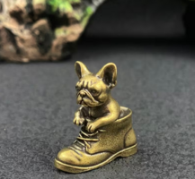 Kutya a cipőben, tömör réz figura