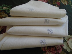 Monogramos  szecessziós  damaszt szalvéta, abrosz 66 x 60 cm.  4 db.