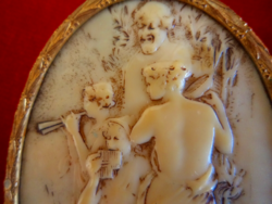 Csonthatású kamea - antik- különleges darab - mitológiai jelenettel! Ritka!!