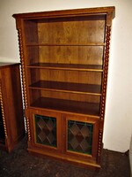 Koloniál könyvszekrény könyvespolc