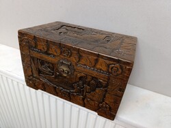 Antik kínai faragott fa doboz kis láda réz szerelékkel 334 6210