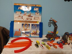 Hot Wheels autópálya 7 db kisautóval kb 20 éve vásárolt darab