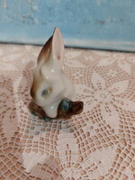 Zsolnay nyuszi barkával figura, Sinkó András tervezte