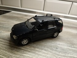 Mercedes Benz ML 320 Modellautó 1:24