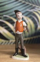Hollóházi porcelán favágó fiú figura