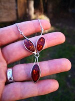 Gyönyörű borostyán köves ezüst nyaklánc