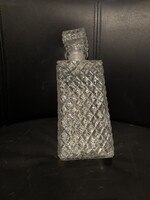 Csiszolt mintás likőrös üveg karafa