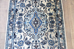 NAIN prémium perzsa szőnyeg IRÁN felső kategória, értékálló befektetés - 137x68 cm - igazi ritkaság