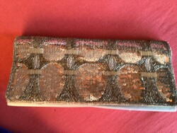 Ezüst színű MANDARINI  szinházi, alkalmi borítéktáska gyöngyökkel és strasszokkal gazdagon díszítve