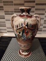 Eladó Antik Japán Satsuma Váza ​Kifinomult stílusú, kézzel festett Satsuma kerámia váza eladó a 20.